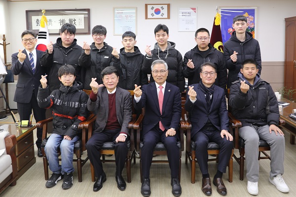 경남도립거창대학, 중국 유학생들의 성공을 응원!